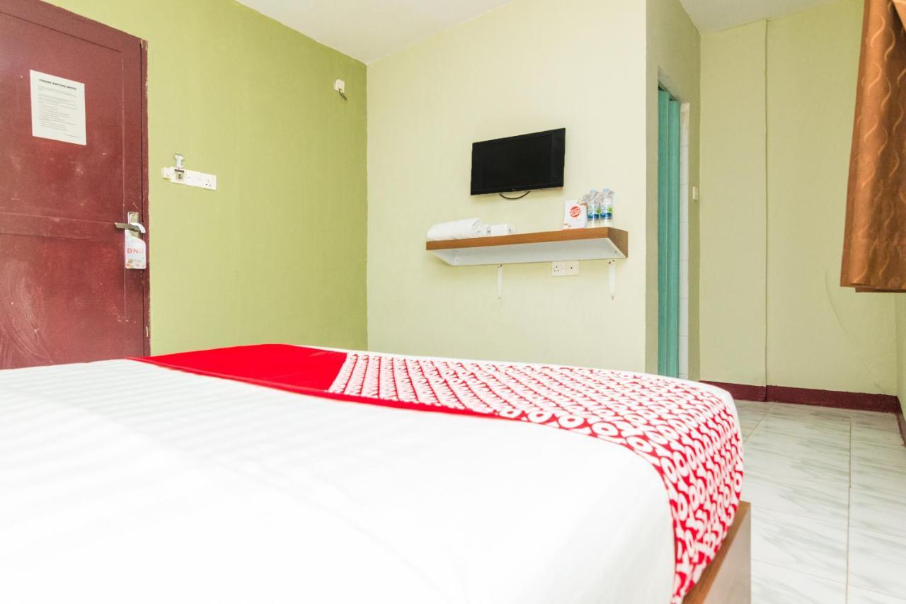 Vaccinated Staff - Oyo 1703 Terang Bintang Hotel Batam Exterior foto