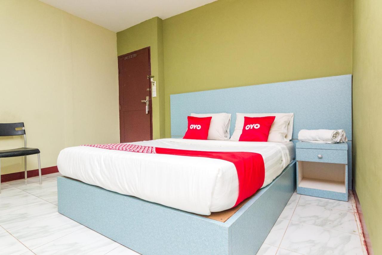 Vaccinated Staff - Oyo 1703 Terang Bintang Hotel Batam Exterior foto